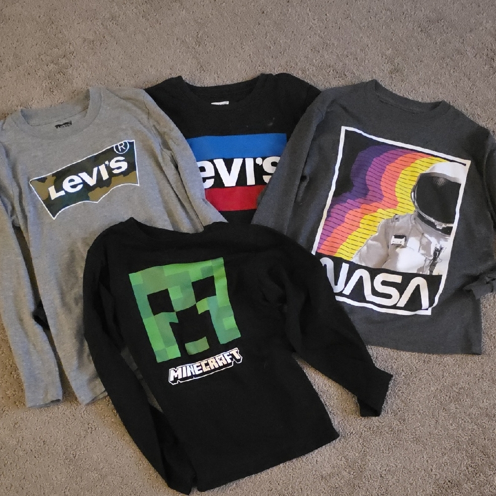 Lot 4 Long Sleeve Tees in Gray, Black, and Multicolor. Minecraft, NASA, Levi's